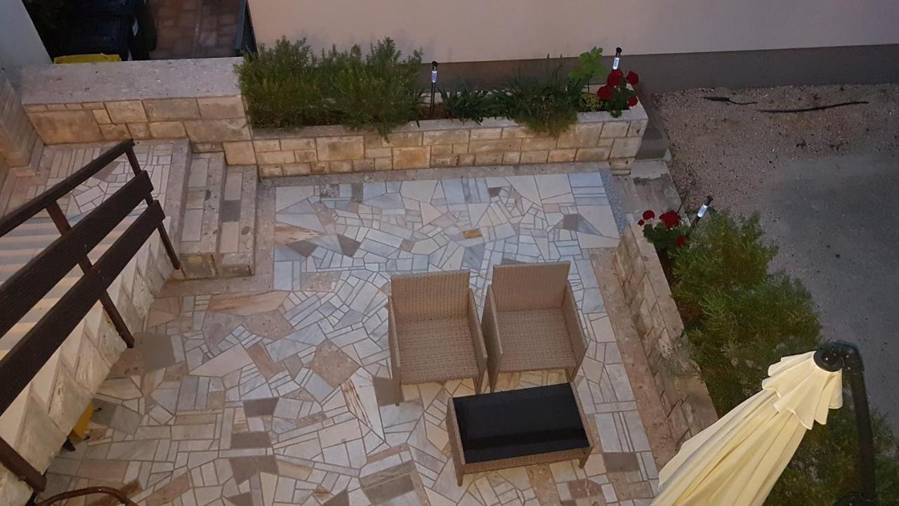 Apartment Sara Новаля Екстер'єр фото
