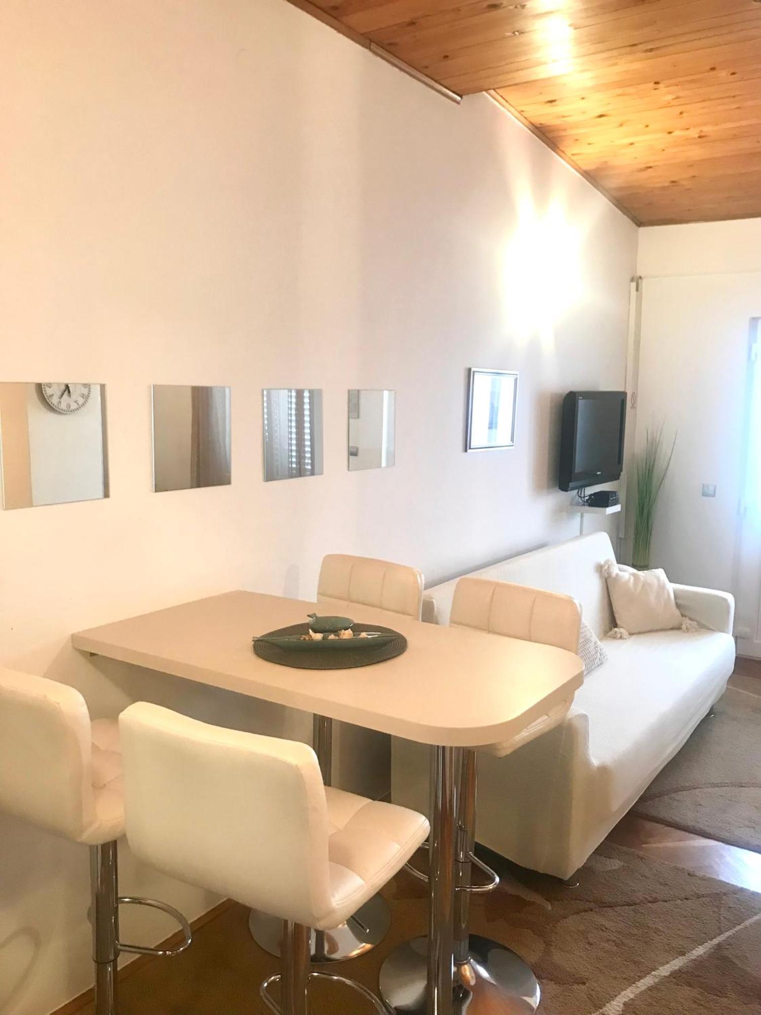 Apartment Sara Новаля Екстер'єр фото