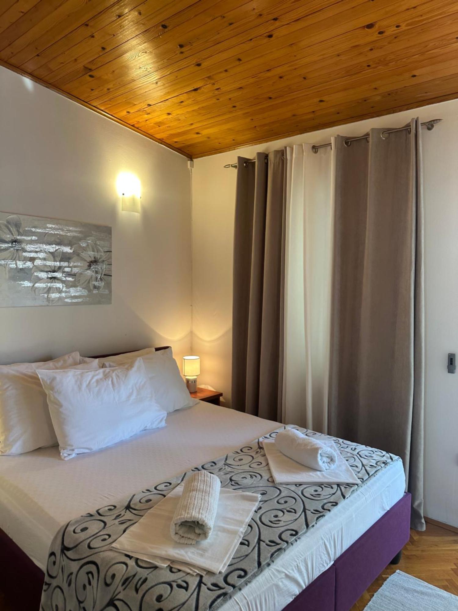Apartment Sara Новаля Екстер'єр фото